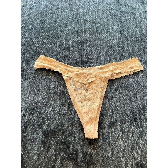 NWOT Victoria's Secret XXL Lace Thong - Picture 1 of 5